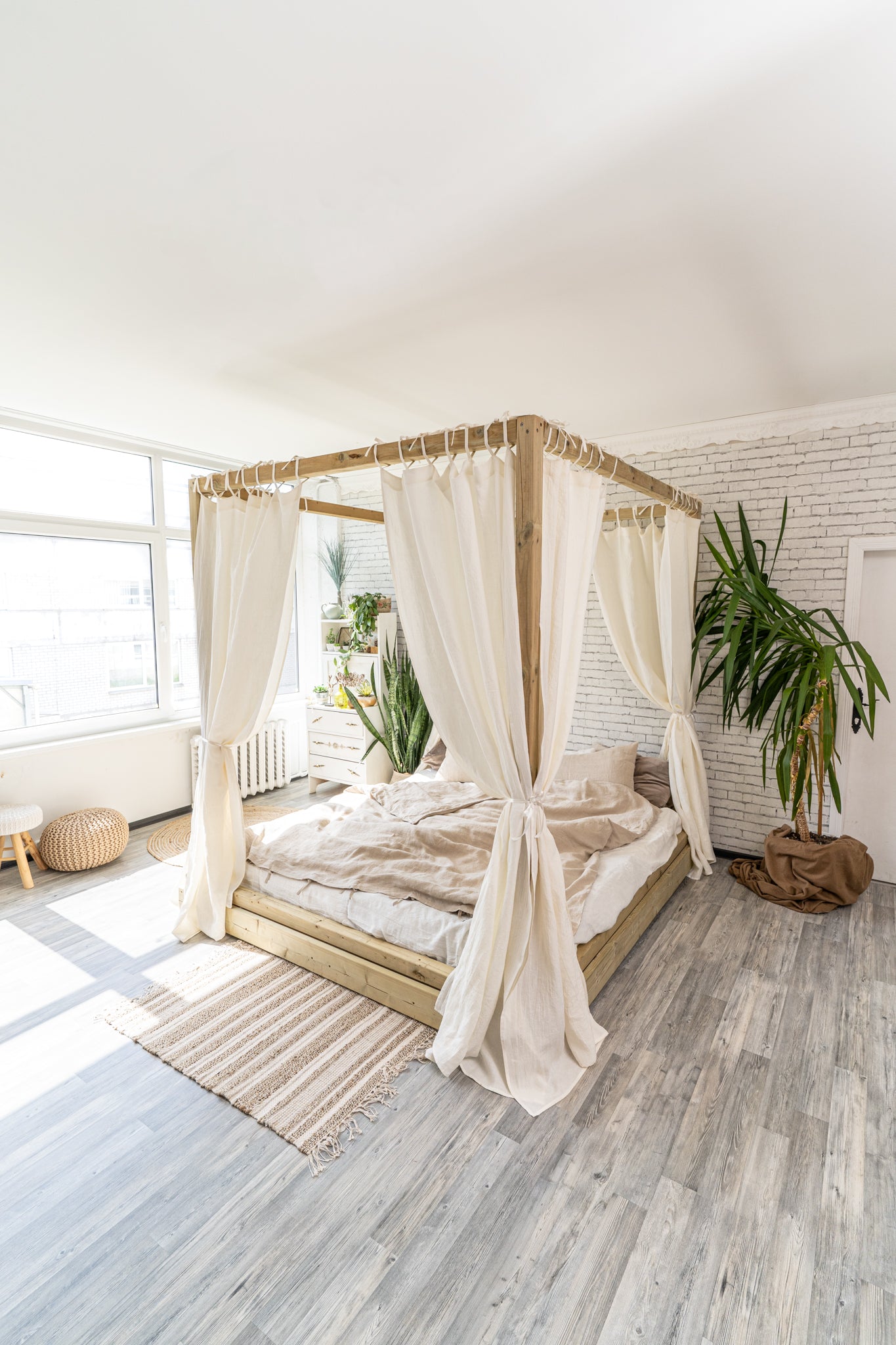 CANOPY BED LINEN CURTAINS FOR LUXURY BEDROOM