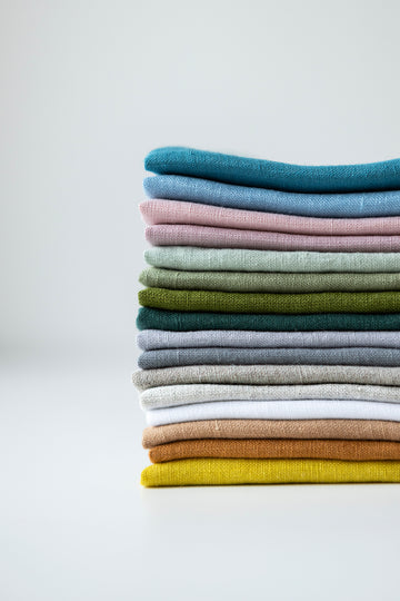 Linen tablecloths in various colors. Custom sizes available - Easy Linen Crafts