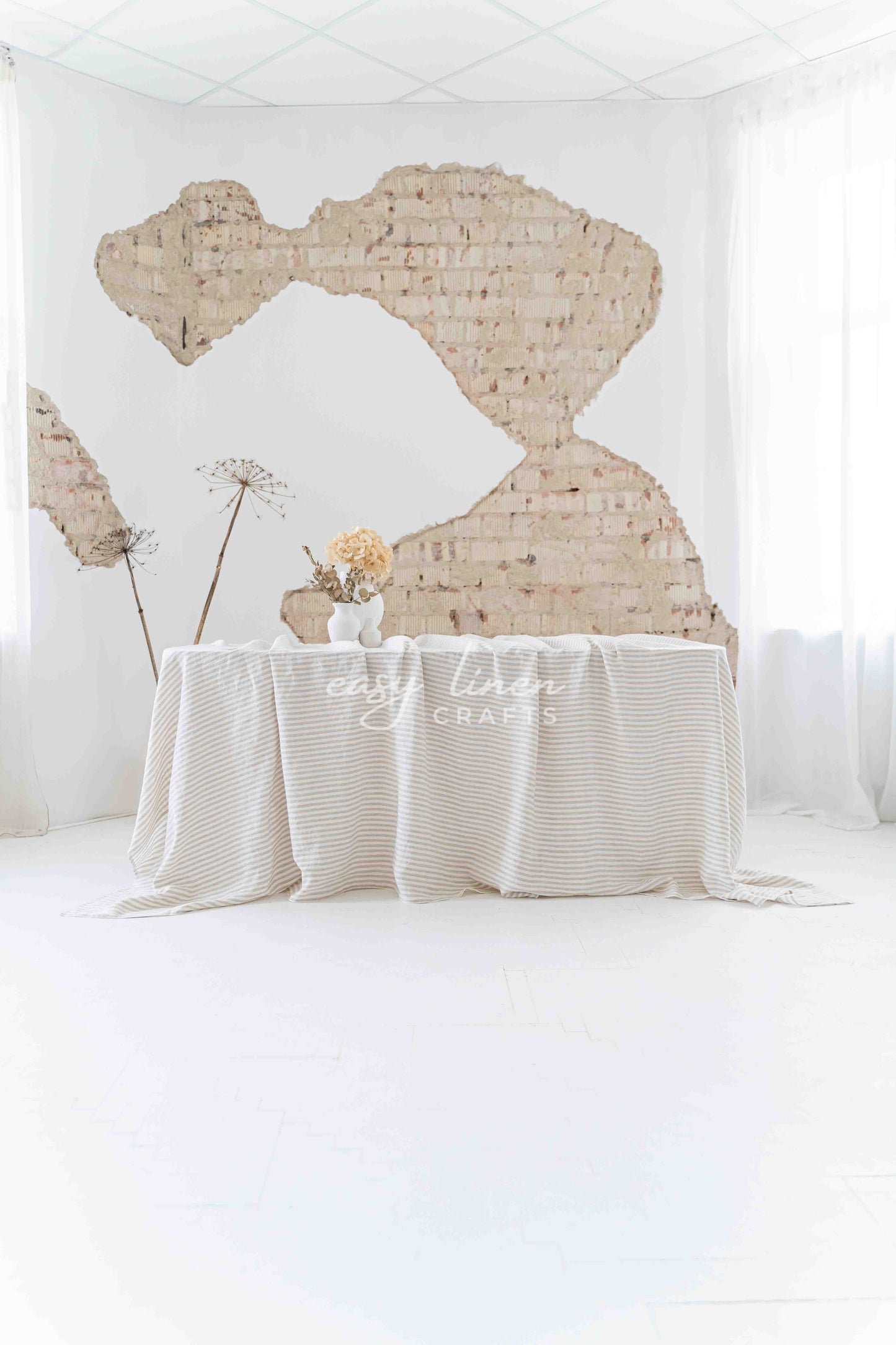 Linen tablecloth in Striped Natural color