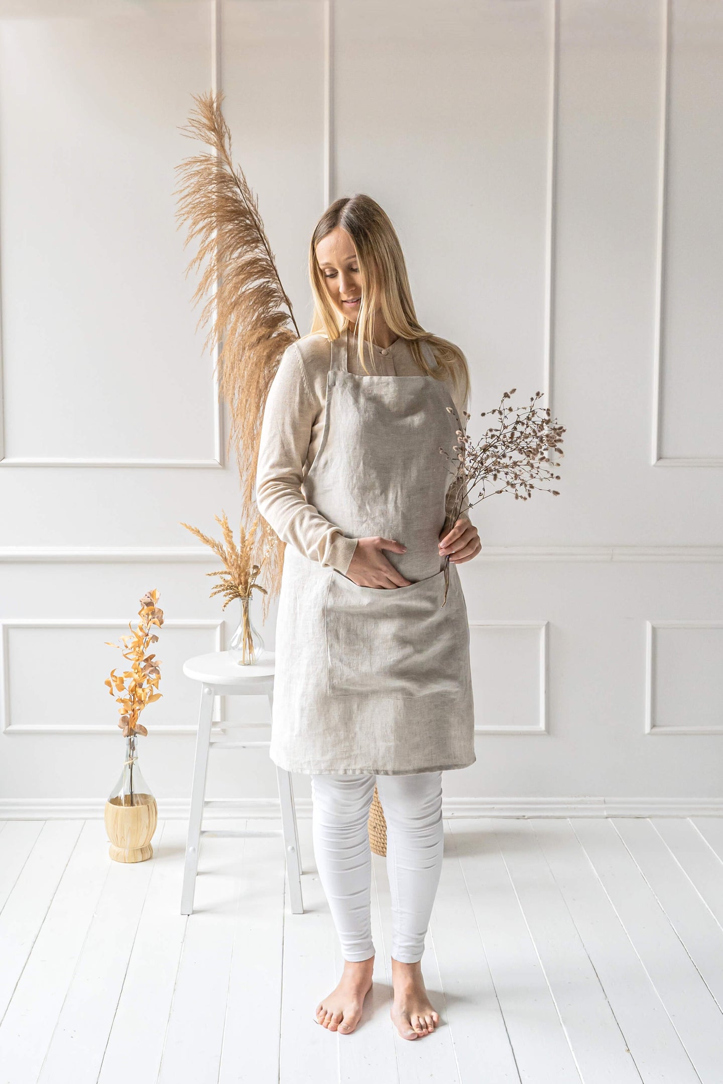 Kitchen linen apron with pocket in various colors