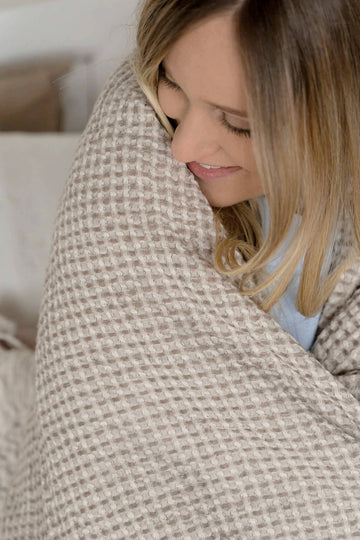 Large waffle blanket in Natural color
