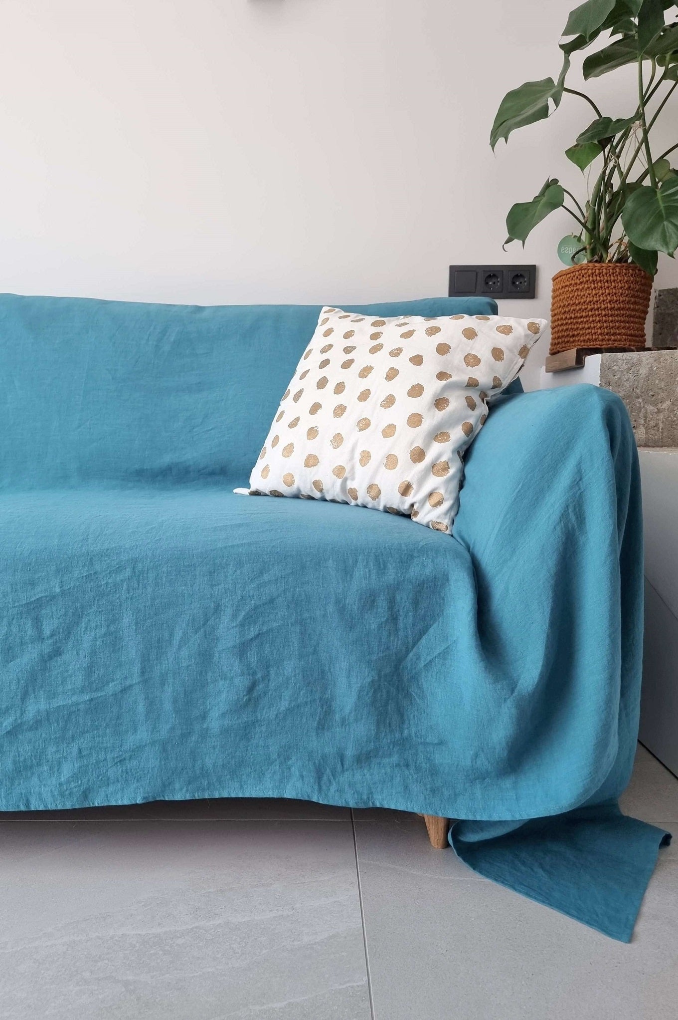Linen couch cover in Light Blue color Easy Linen Crafts