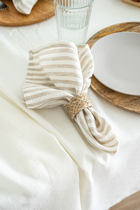 Linen napkins set in Striped Natural color