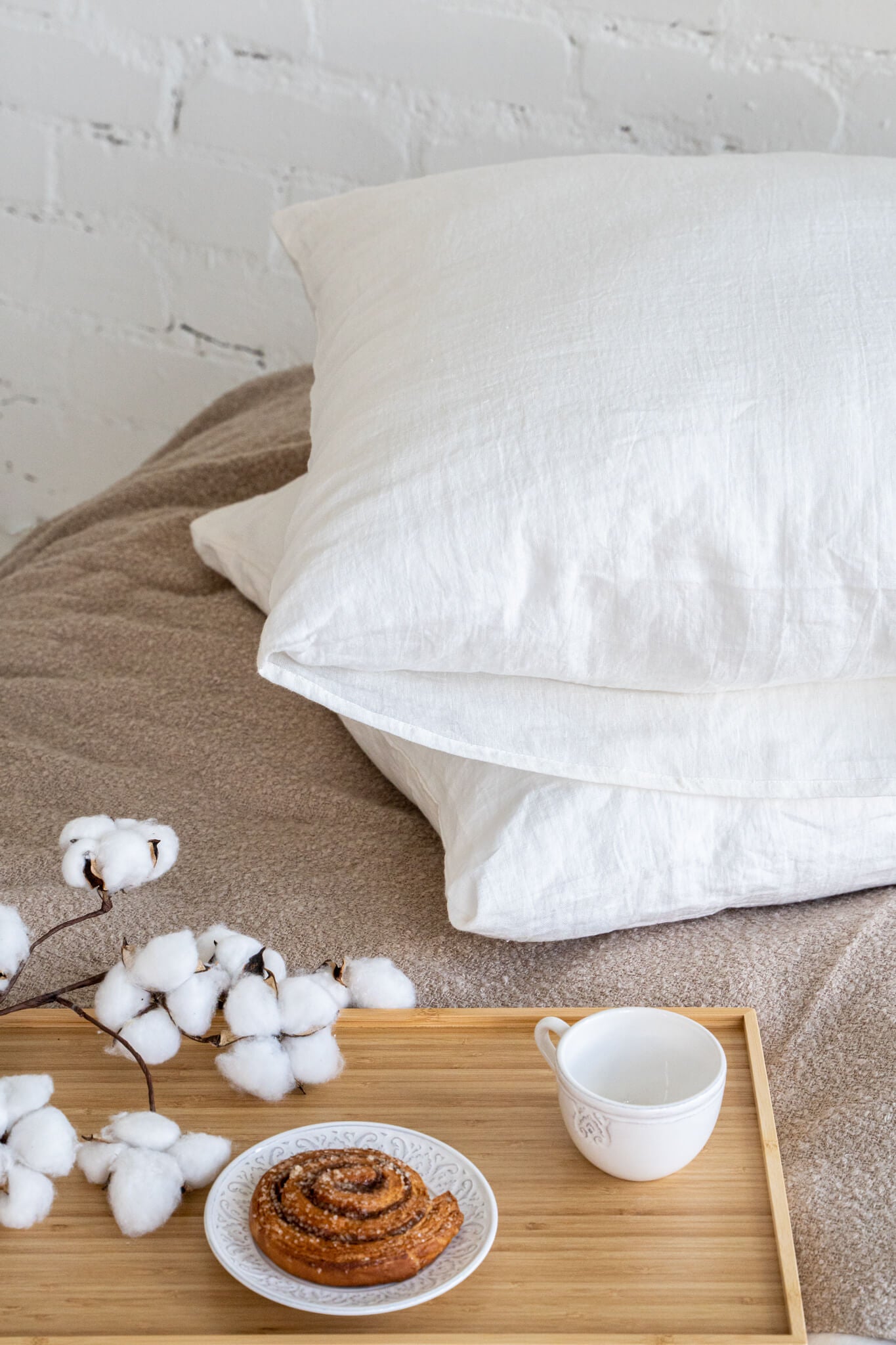 Linen pillow cover with envelope closure in Off White color