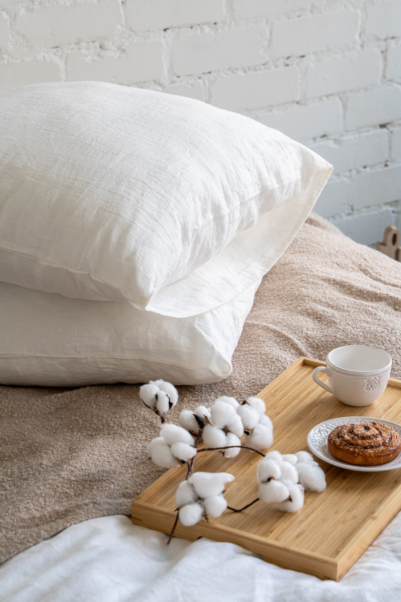 Linen pillow cover with envelope closure in Off White color