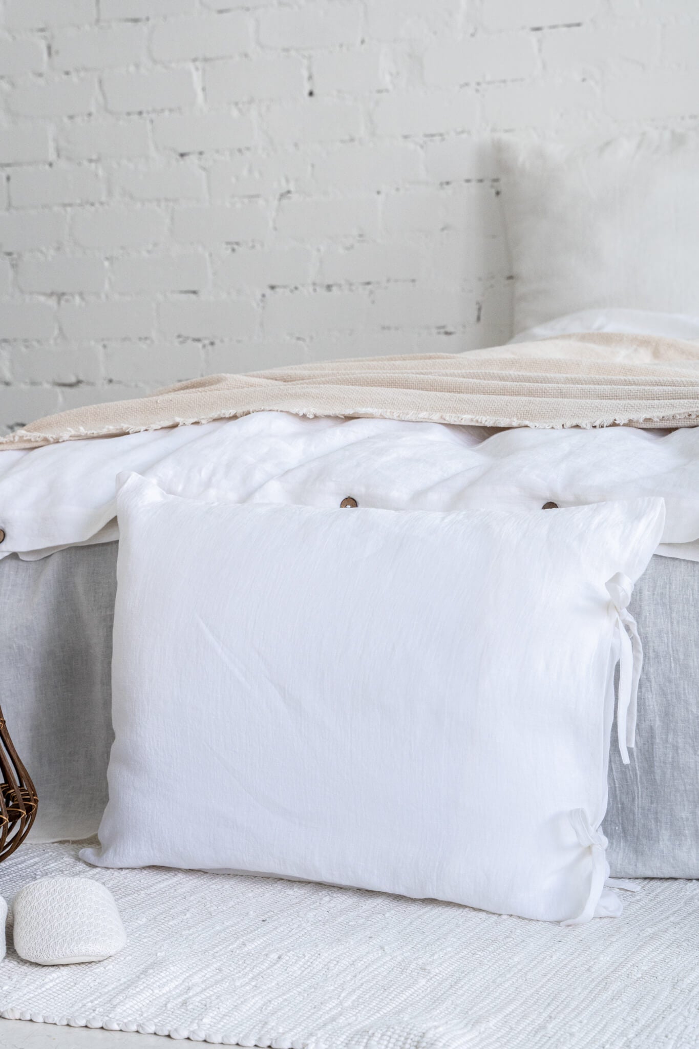 Linen pillow cover with ties closure in various colors