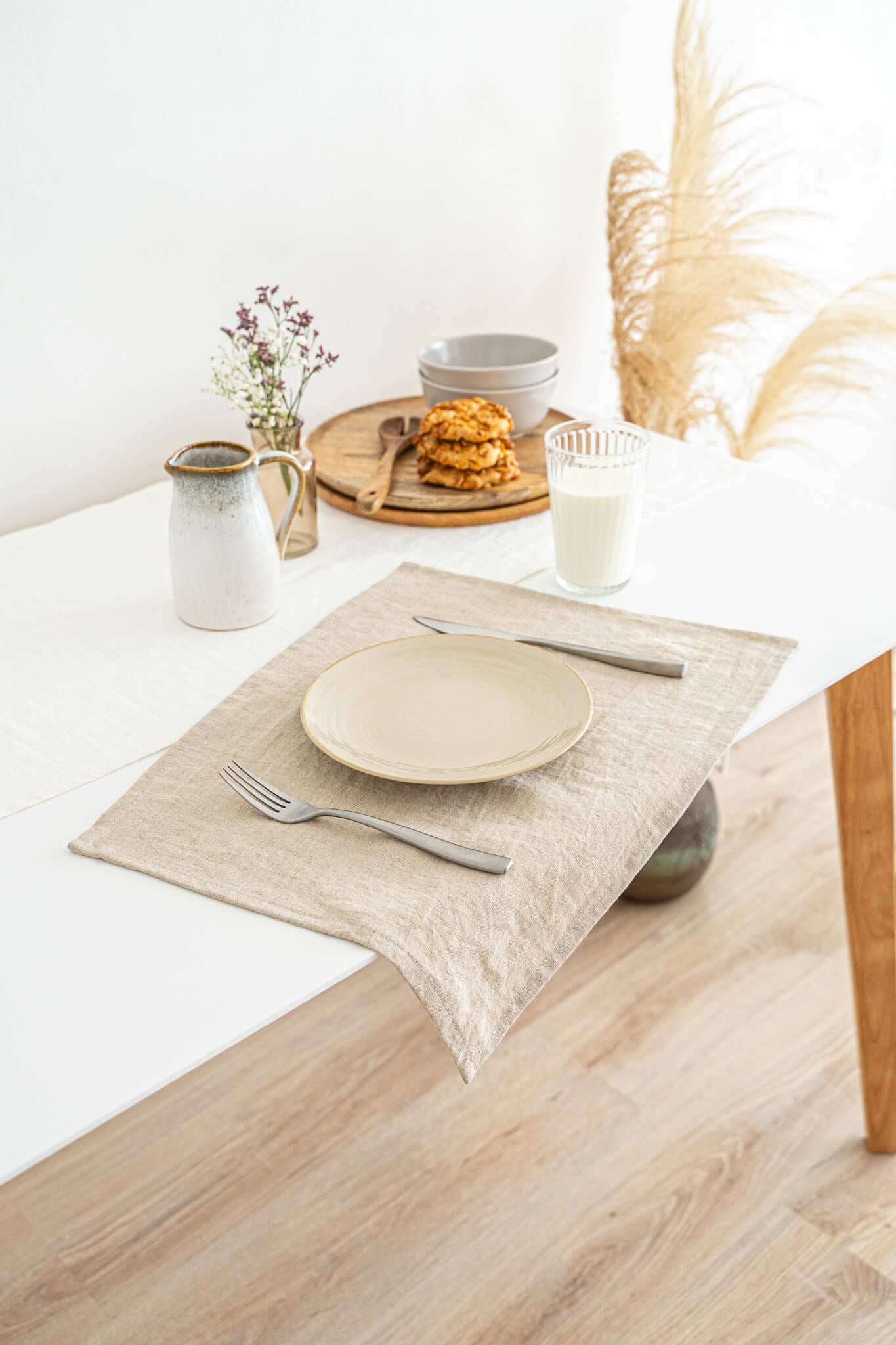 Linen placemats set in various colors