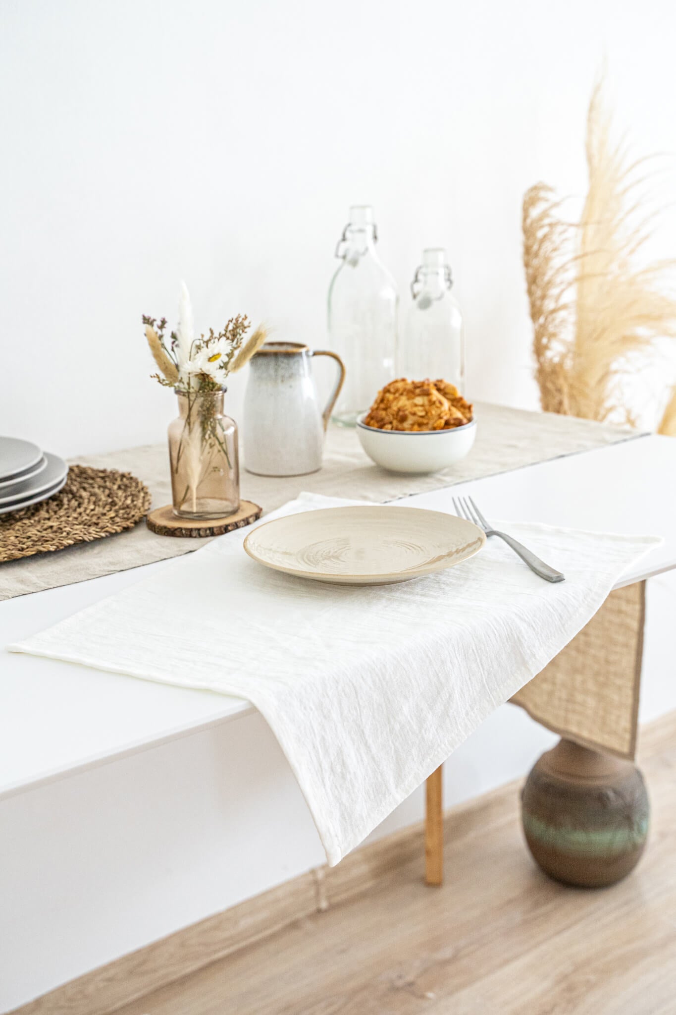 Linen placemats set in Off White color