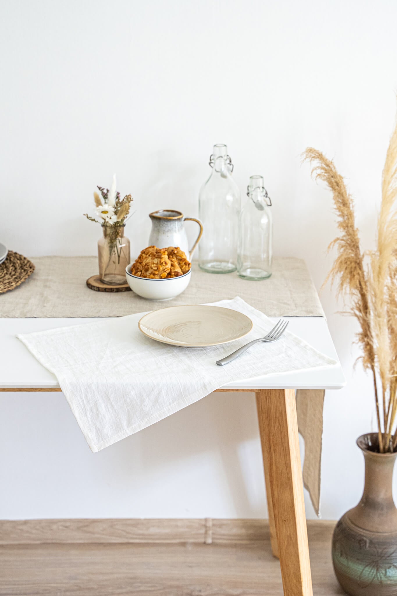 Linen placemats set in Off White color
