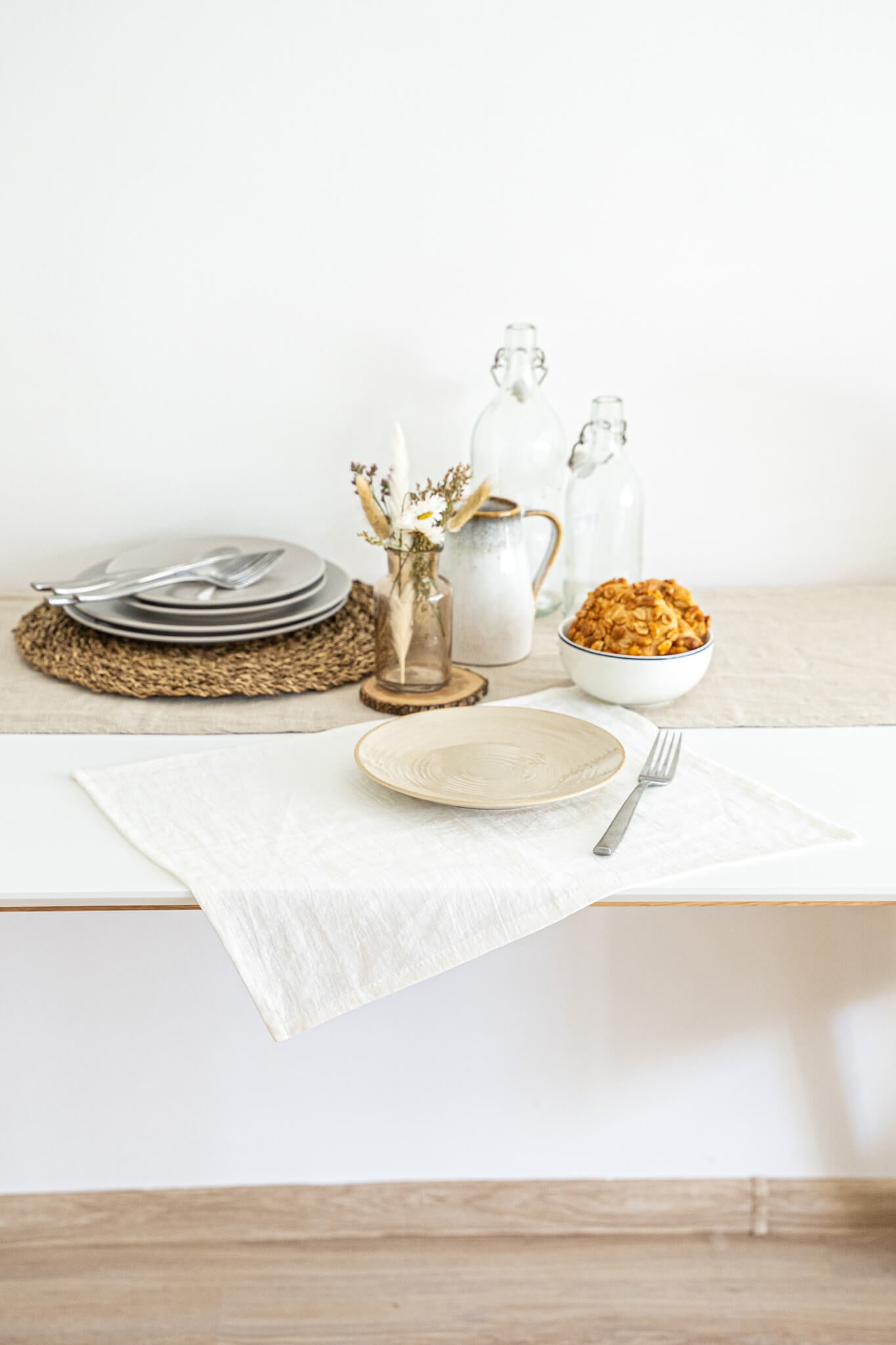 Linen placemats set in Off White color