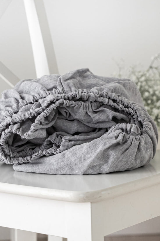 Linen fitted sheets in Melange Gray color