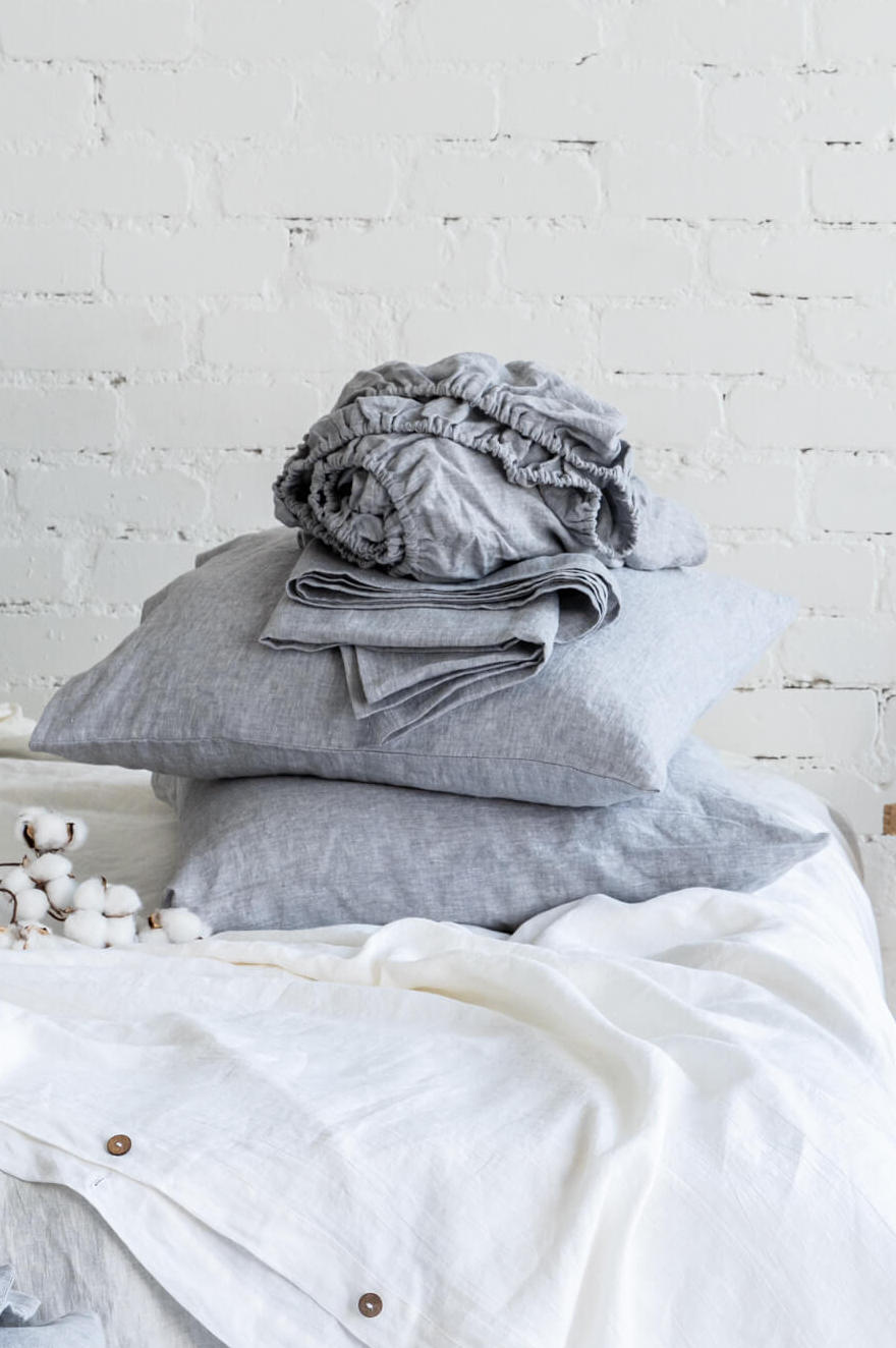 Linen sheet set in Melange Gray color: linen fitted sheet, linen flat sheet and 2 linen pillowcases